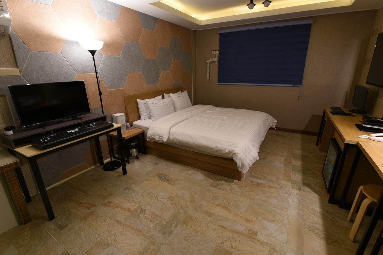 Jecheon Q Motel Экстерьер фото