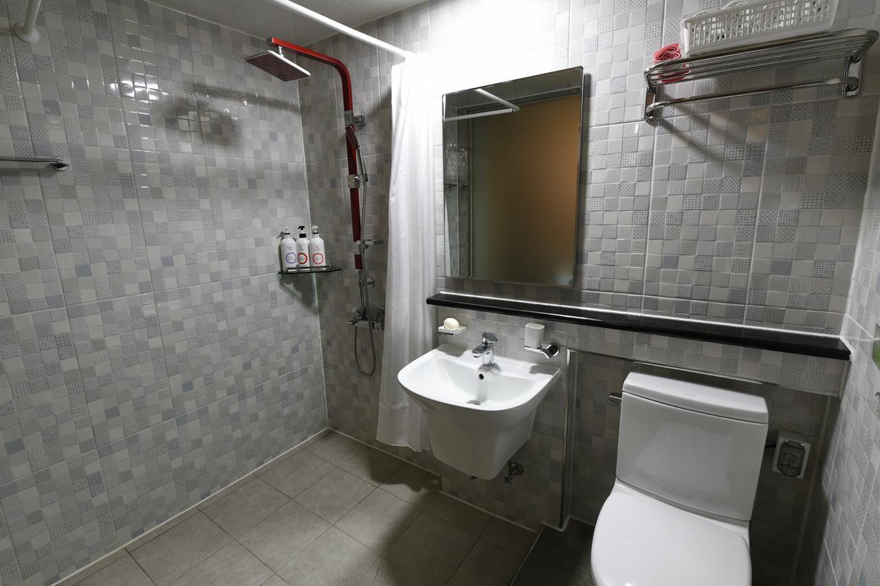 Jecheon Q Motel Экстерьер фото